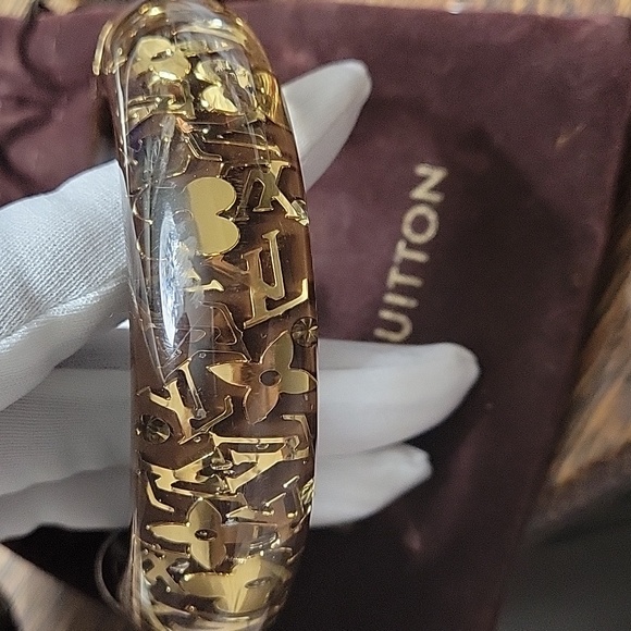LOUIS VUITTON WIDER INCLUSION RESIN BANGLE - Picture 5 of 7
